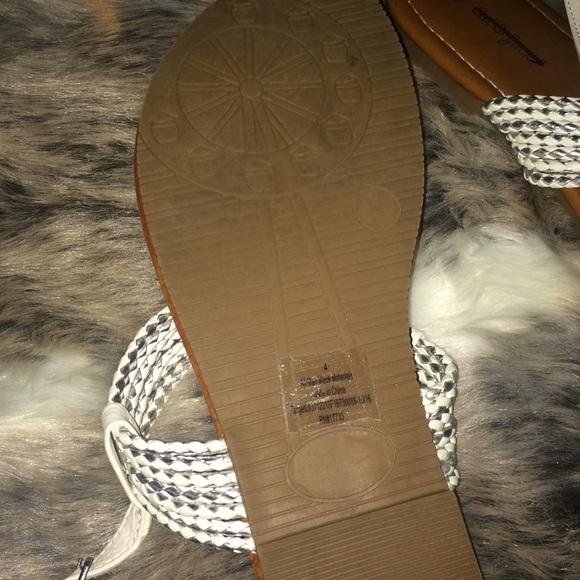 Sandals - Picture 3 of 3